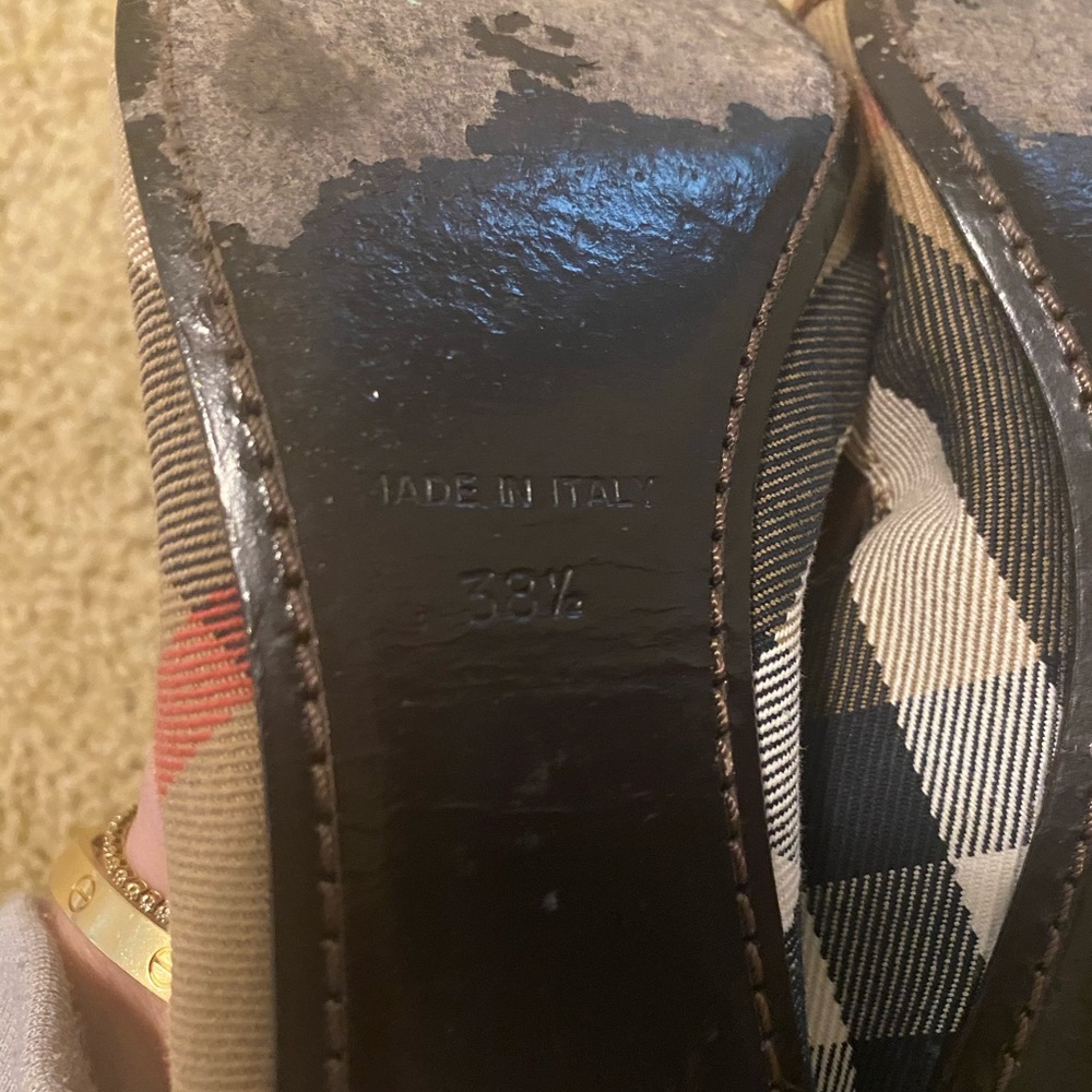 Burberry flats/ ballet shoes